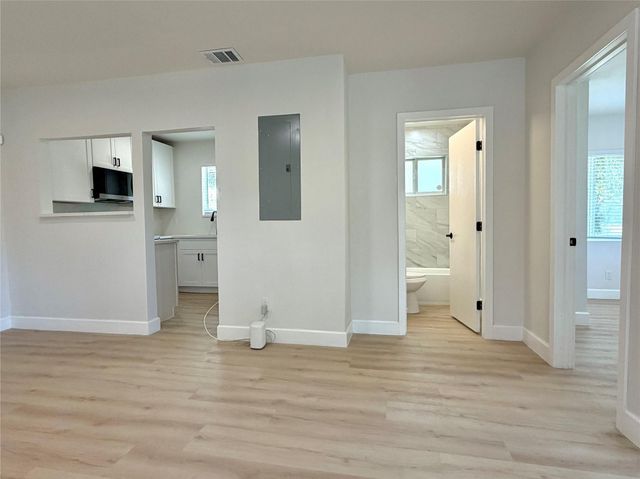 2943 NW 13th Street, Fort Lauderdale, FL 33311