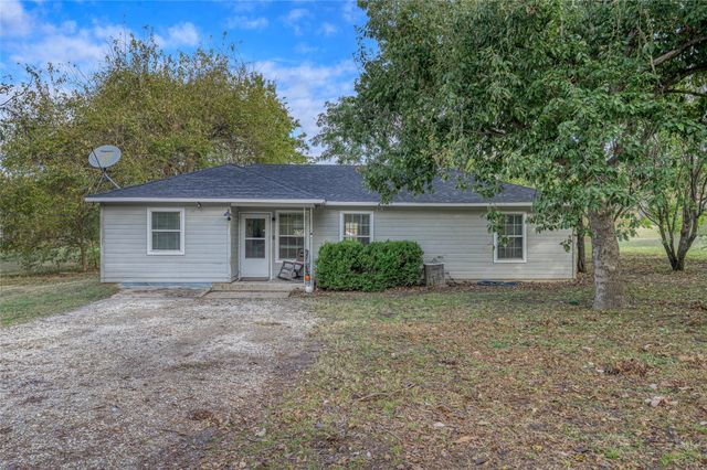 419 Walnut Grove Road, Whitewright, TX 75491