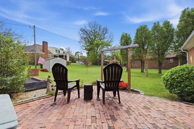 207 Oak Hill Dr, Lebanon, TN 37087