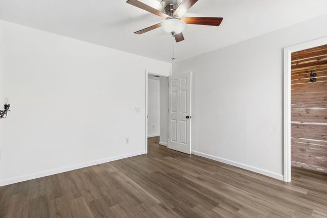 135 February Court, Kimberling City, MO 65686