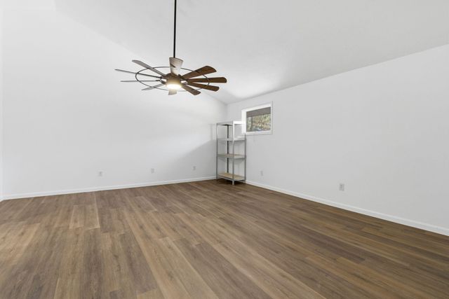 135 February Court, Kimberling City, MO 65686