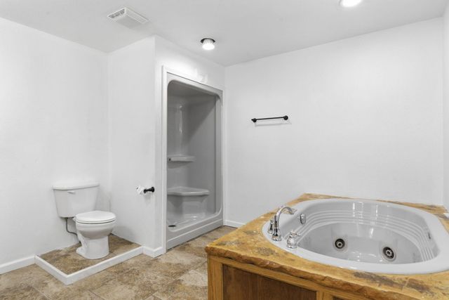 135 February Court, Kimberling City, MO 65686