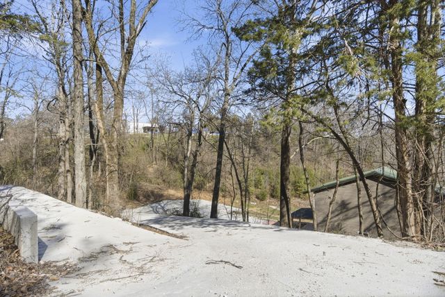 135 February Court, Kimberling City, MO 65686
