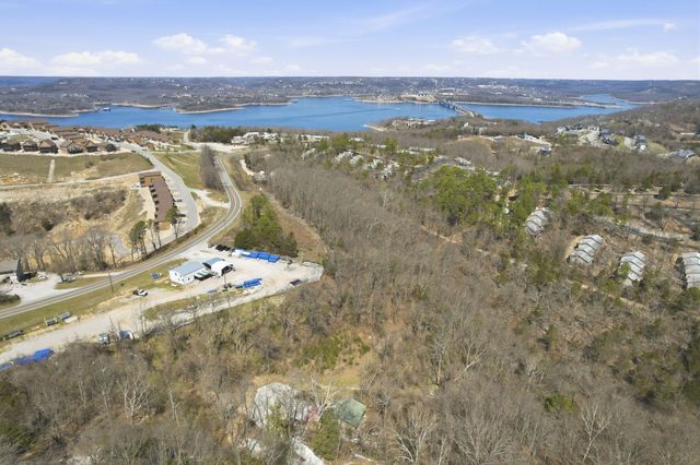 135 February Court, Kimberling City, MO 65686