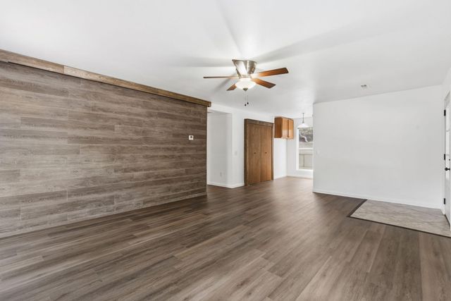 135 February Court, Kimberling City, MO 65686