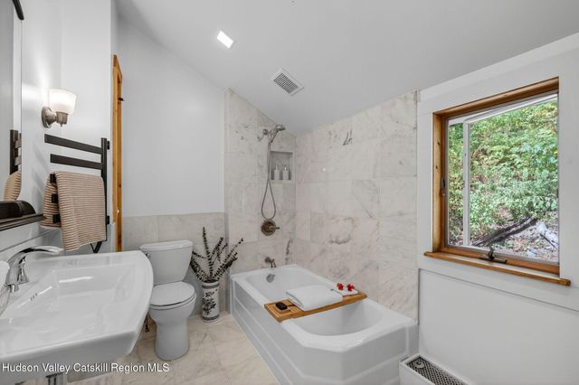 4868 New York 212, Willow, NY 12495