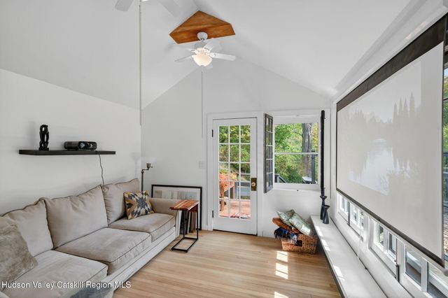 4868 New York 212, Willow, NY 12495