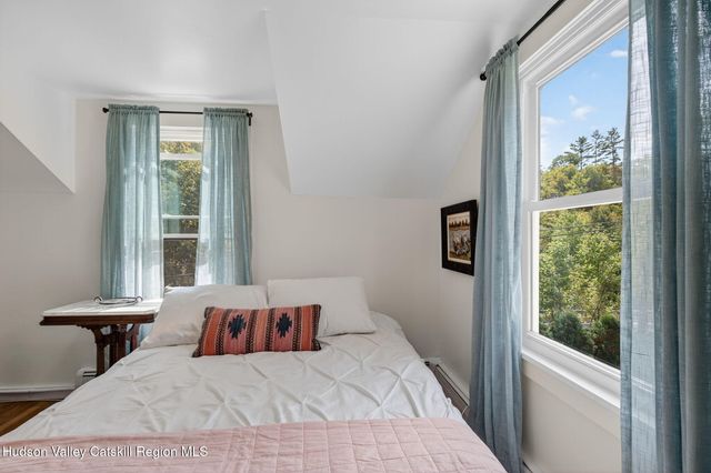 4868 New York 212, Willow, NY 12495