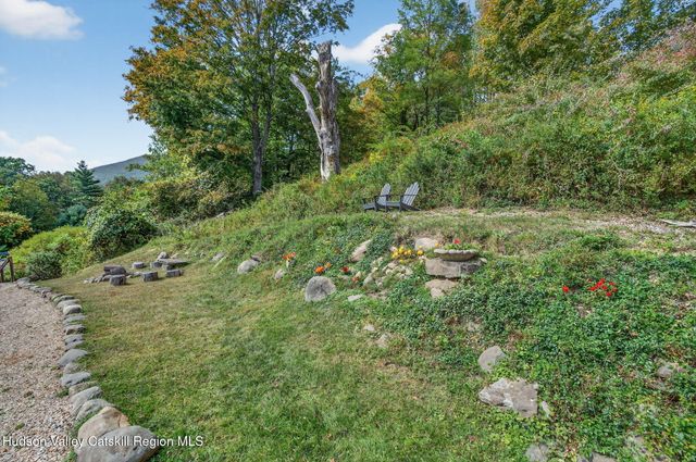 4868 New York 212, Willow, NY 12495