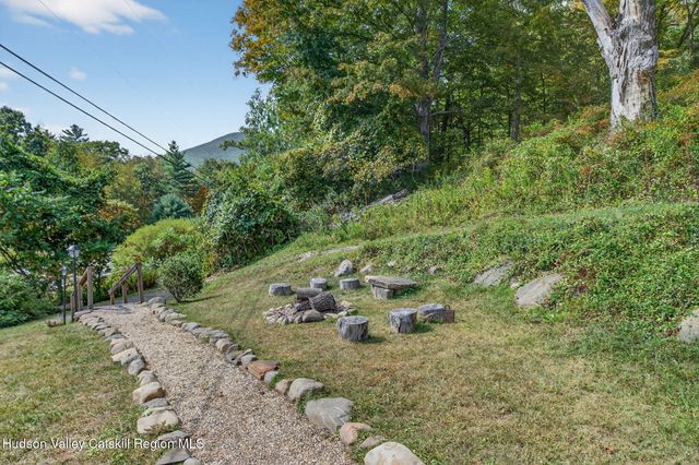4868 New York 212, Willow, NY 12495
