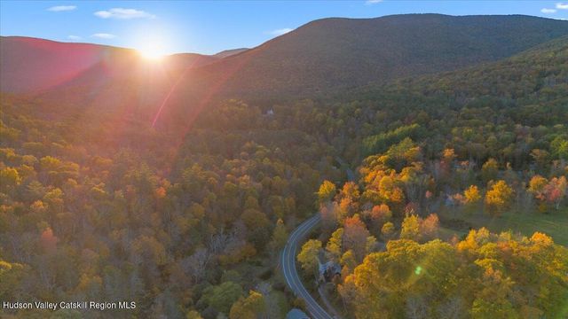 4868 New York 212, Willow, NY 12495