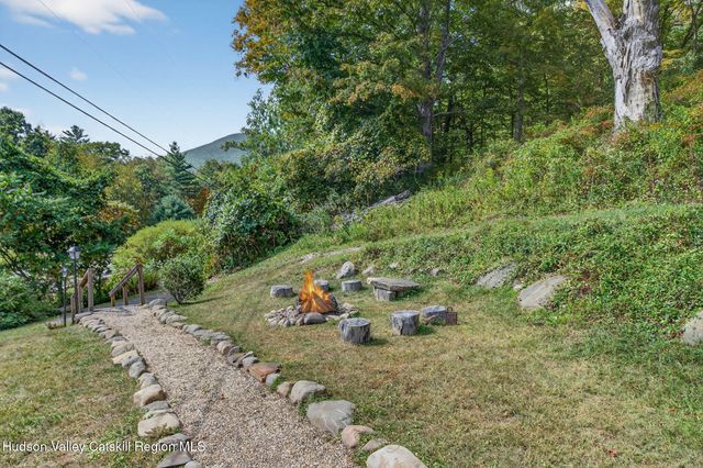 4868 New York 212, Willow, NY 12495