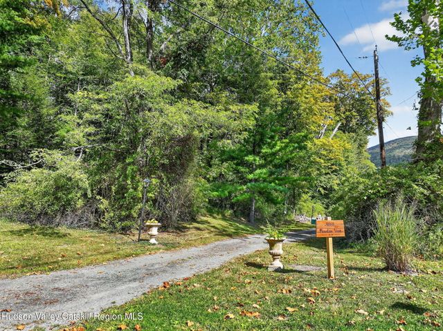 4868 New York 212, Willow, NY 12495