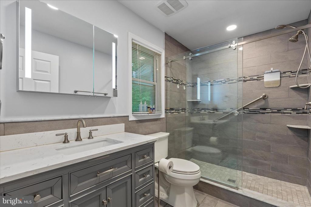 Image 23 of property listing at 4111 PINEWOOD TER, Chesapeake Beach, MD 20732