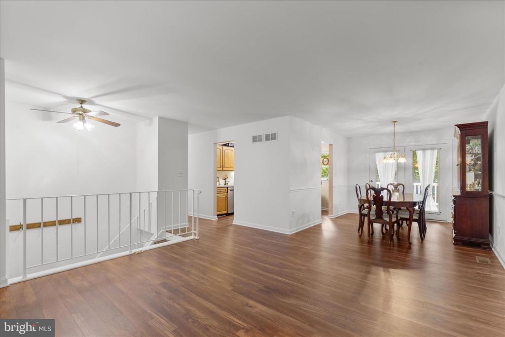 Image 6 of property listing at 4111 PINEWOOD TER, Chesapeake Beach, MD 20732