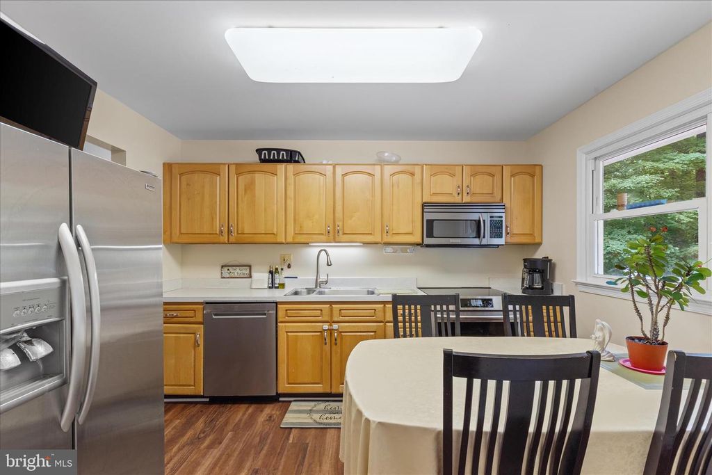 Image 8 of property listing at 4111 PINEWOOD TER, Chesapeake Beach, MD 20732