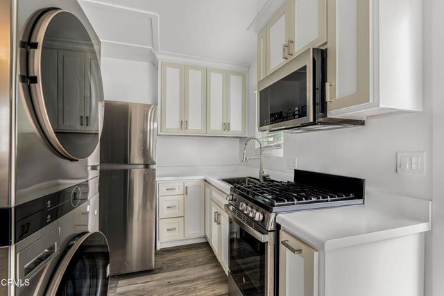 1136 N 7th Place, Port Hueneme, CA 93041