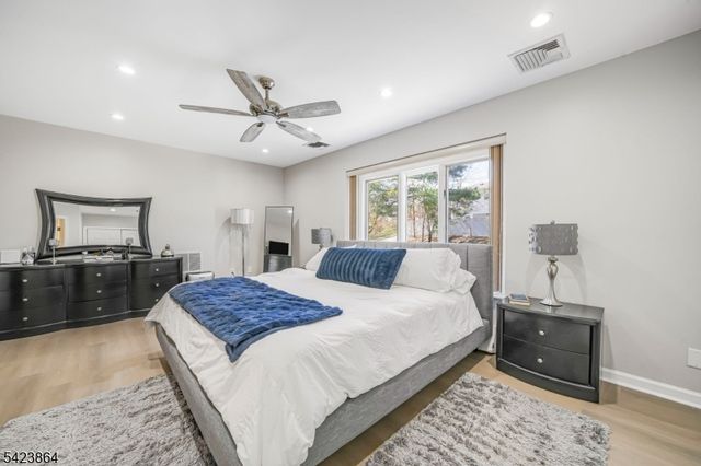 855 Valley Brook Ave B, Lyndhurst Twp., NJ 07071