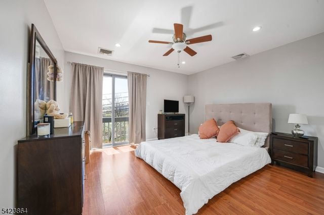 855 Valley Brook Ave B, Lyndhurst Twp., NJ 07071