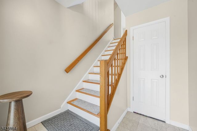 855 Valley Brook Ave B, Lyndhurst Twp., NJ 07071