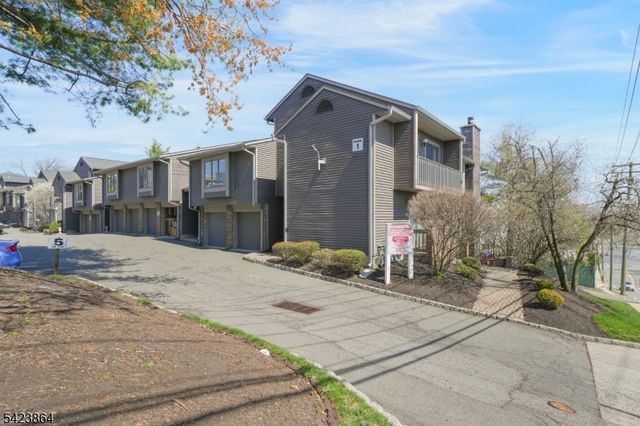 855 Valley Brook Ave B, Lyndhurst Twp., NJ 07071