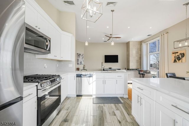 855 Valley Brook Ave B, Lyndhurst Twp., NJ 07071