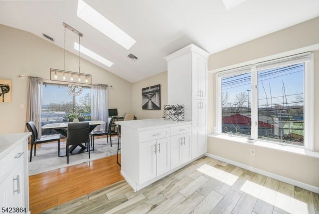 855 Valley Brook Ave B, Lyndhurst Twp., NJ 07071