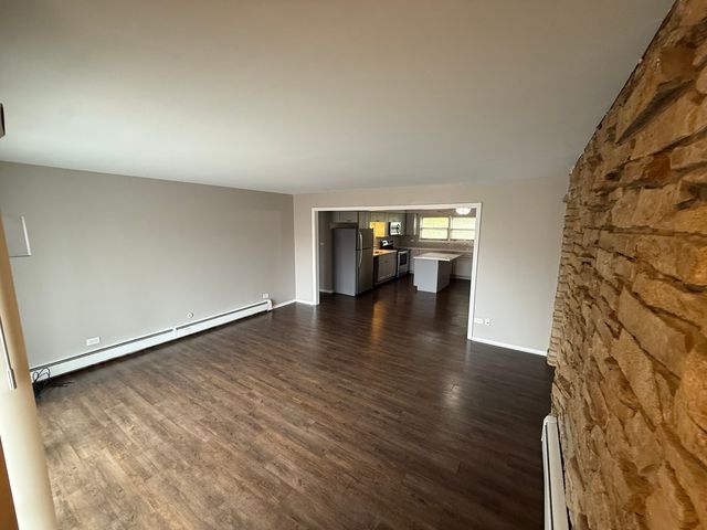 13 Scotdale Road 3, La Grange Park, IL 60526
