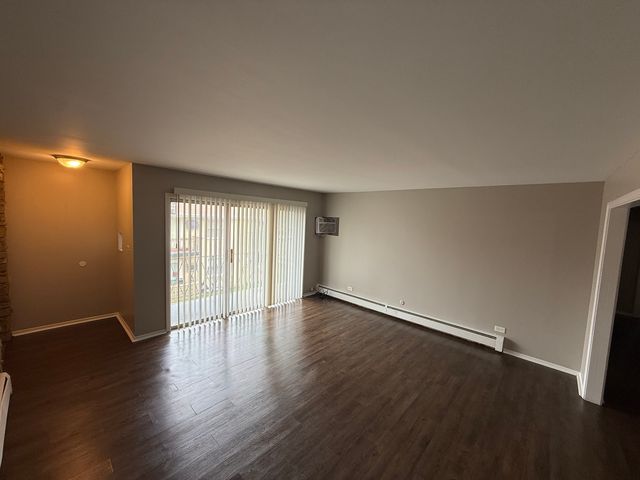 13 Scotdale Road 3, La Grange Park, IL 60526