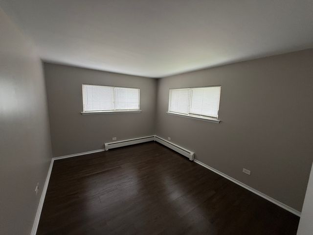 13 Scotdale Road 3, La Grange Park, IL 60526