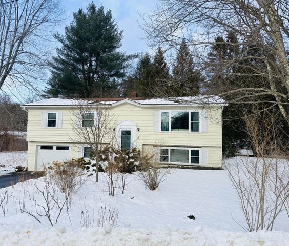 8 Short Avenue, Hooksett, NH 03106