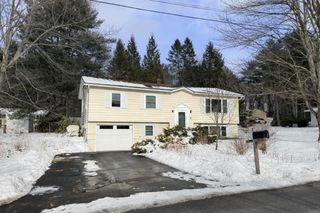 8 Short Avenue, Hooksett, NH 03106