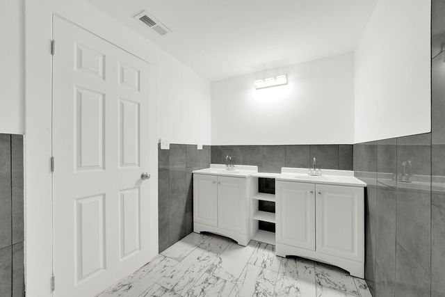 11440 S Indiana Avenue, Chicago, IL 60628