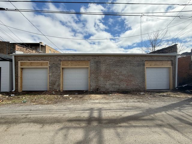 11440 S Indiana Avenue, Chicago, IL 60628
