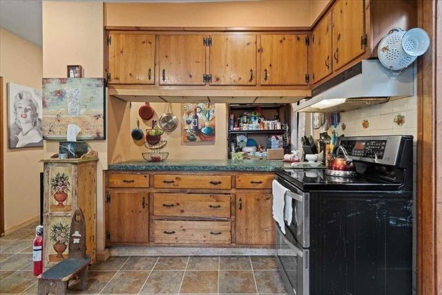 113 Harrington Road, Charlton, MA 01507