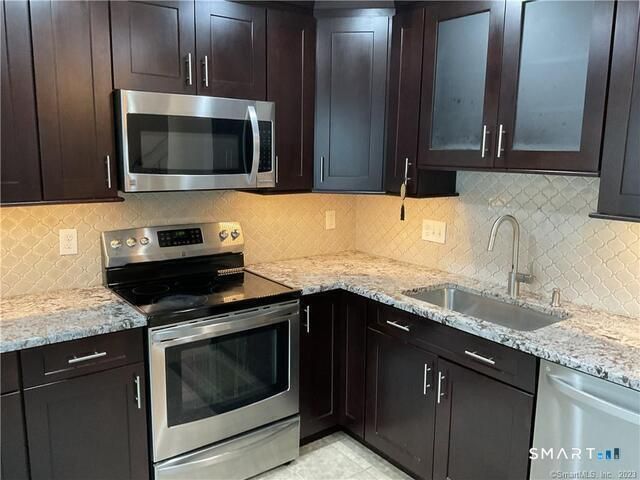 25 Padanaram Road 84, Danbury, CT 06811