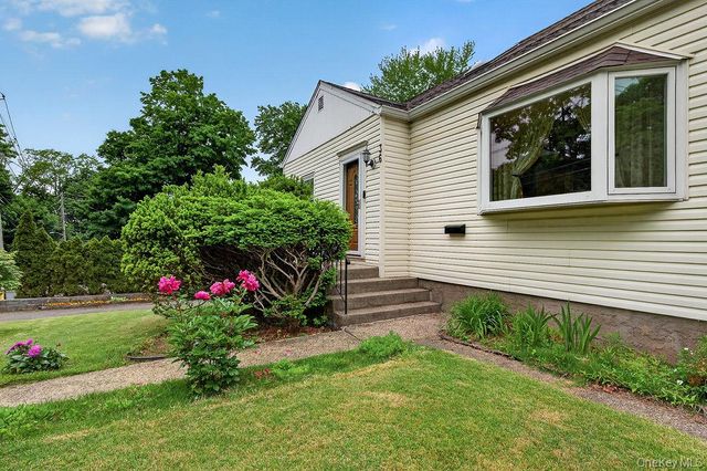 36 Heatherdell Road, Ardsley, NY 10502
