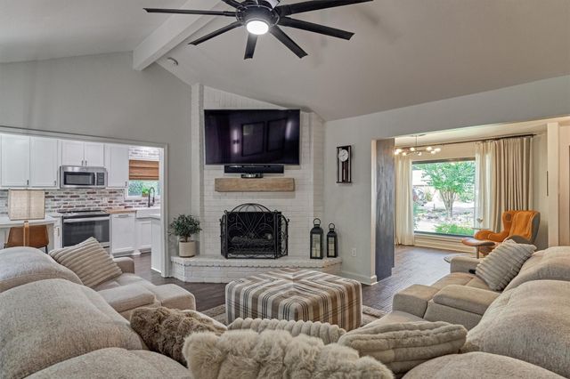 49 N Deerfoot Circle, The Woodlands, TX 77380