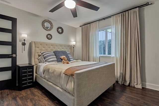 49 N Deerfoot Circle, The Woodlands, TX 77380