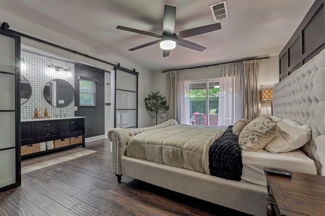 49 N Deerfoot Circle, The Woodlands, TX 77380