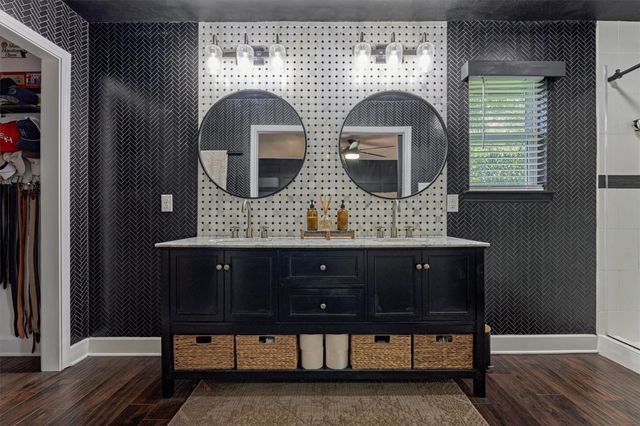 49 N Deerfoot Circle, The Woodlands, TX 77380