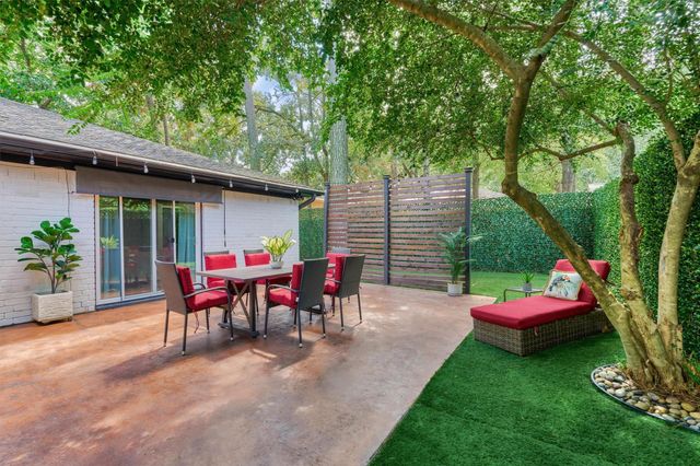 49 N Deerfoot Circle, The Woodlands, TX 77380