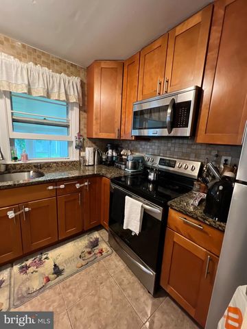 2201 LOTT AVENUE, Philadelphia, PA 19115