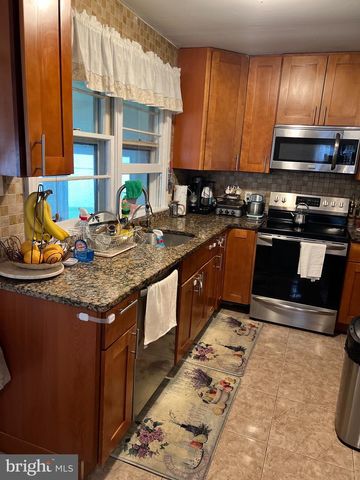 2201 LOTT AVENUE, Philadelphia, PA 19115