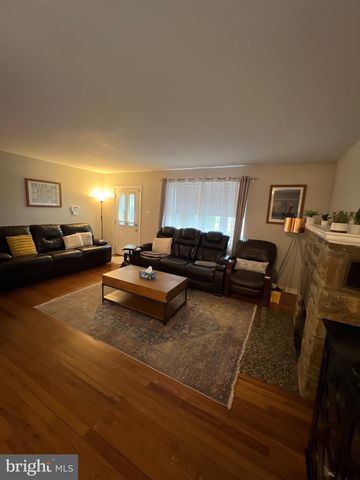 2201 LOTT AVENUE, Philadelphia, PA 19115