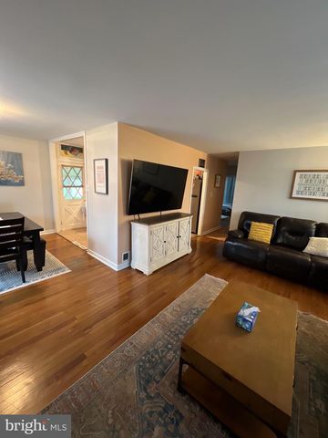 2201 LOTT AVENUE, Philadelphia, PA 19115