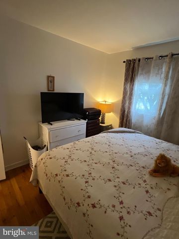 2201 LOTT AVENUE, Philadelphia, PA 19115