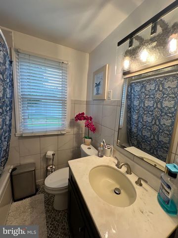 2201 LOTT AVENUE, Philadelphia, PA 19115