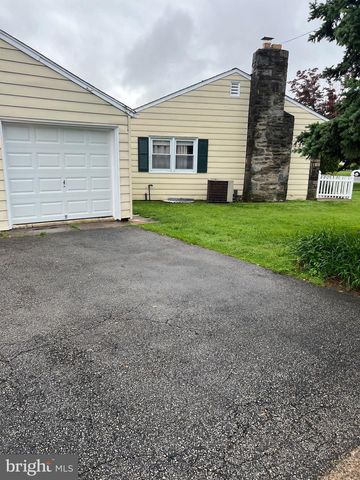 2201 LOTT AVENUE, Philadelphia, PA 19115