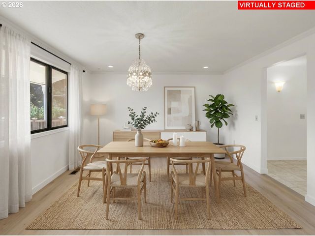 1386 ARCADIA Dr, Roseburg, OR 97470